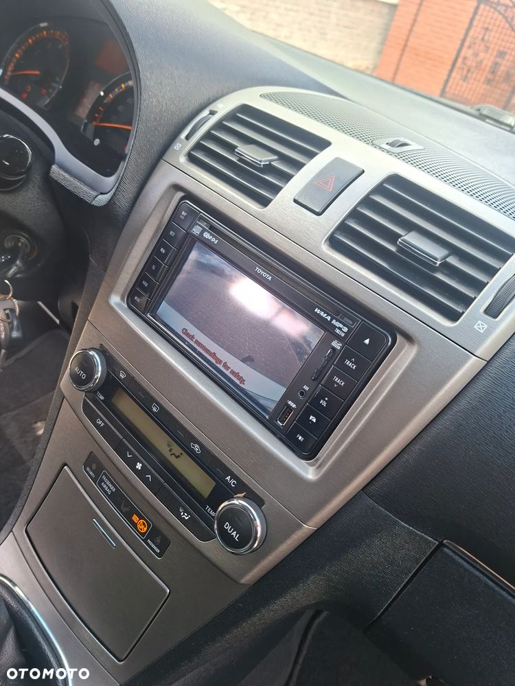 Toyota Avensis 1.8 Life - 12