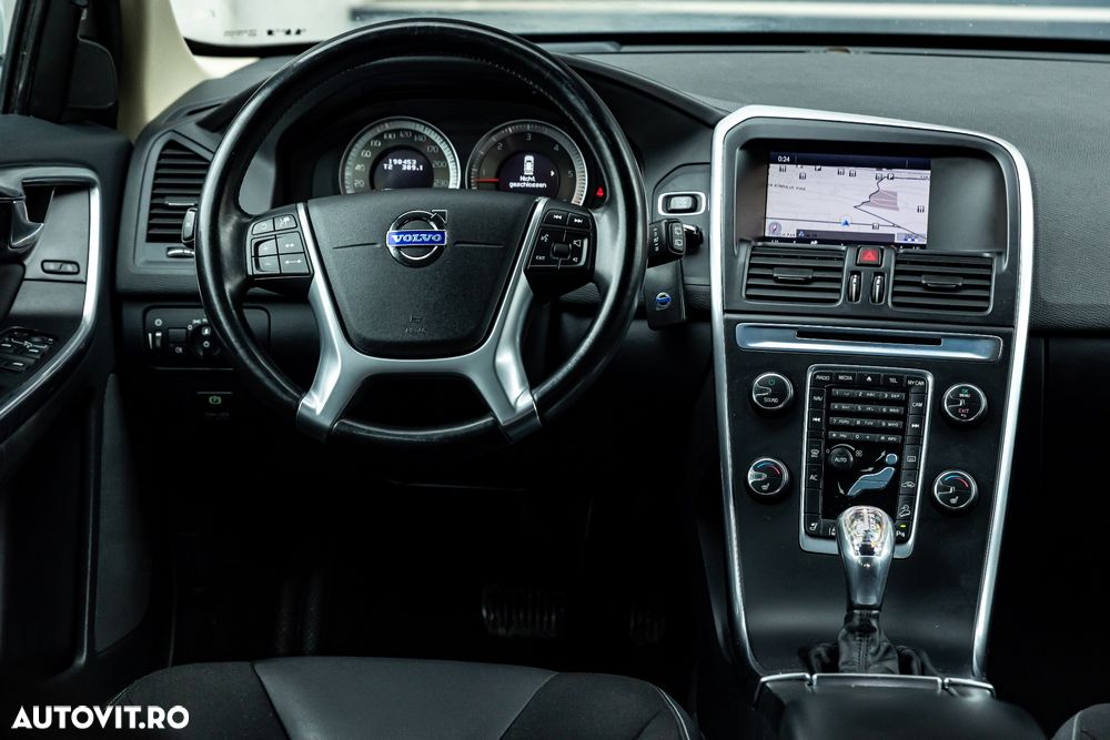 Volvo XC 60 D4 AWD Geartronic Summum - 24