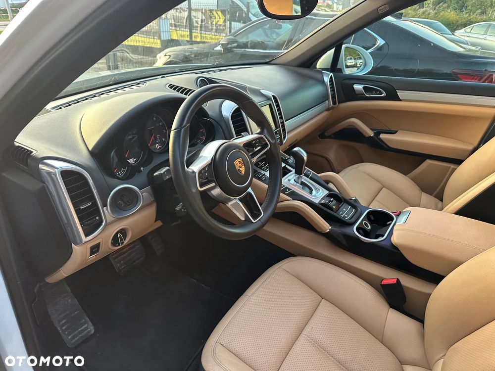 Porsche Cayenne - 7
