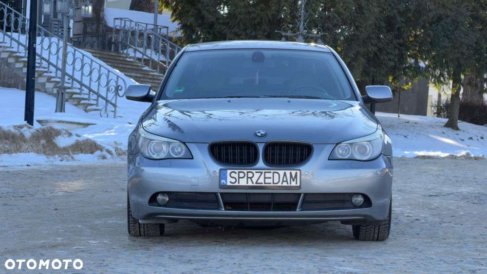 BMW Seria 5 520i - 11