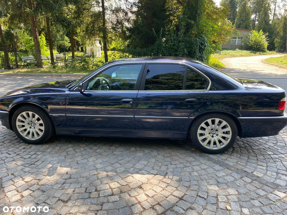 BMW Seria 7 728i L - 8