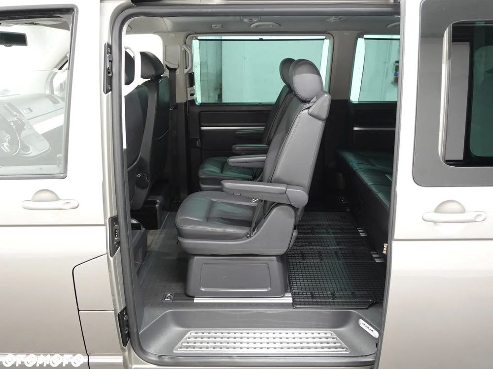 Volkswagen Multivan - 21