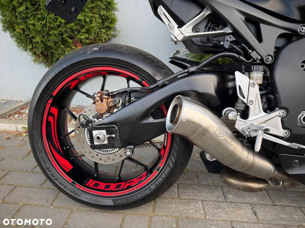 Honda CBR - 23