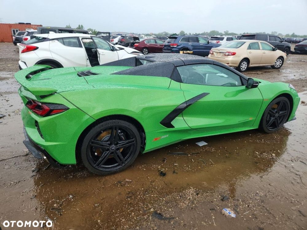 Chevrolet Corvette - 4