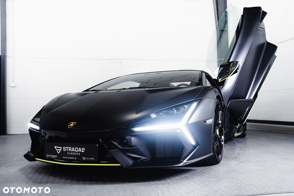 Lamborghini Revuelto - 11