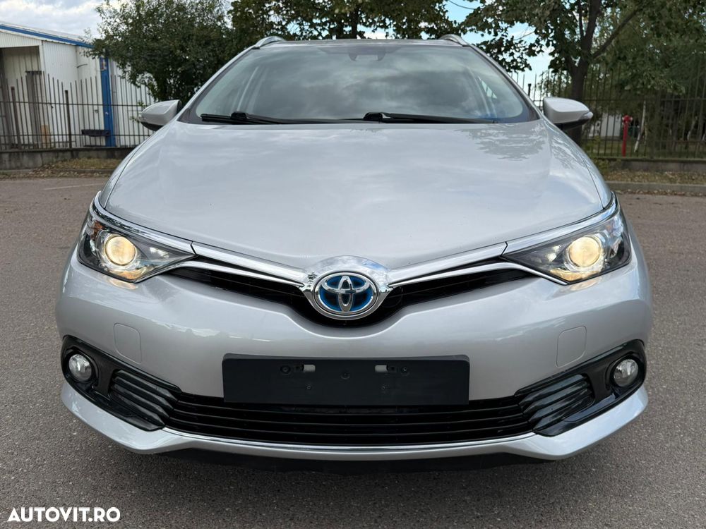 Toyota Auris 1.8 L VVT-i Sol + - 4