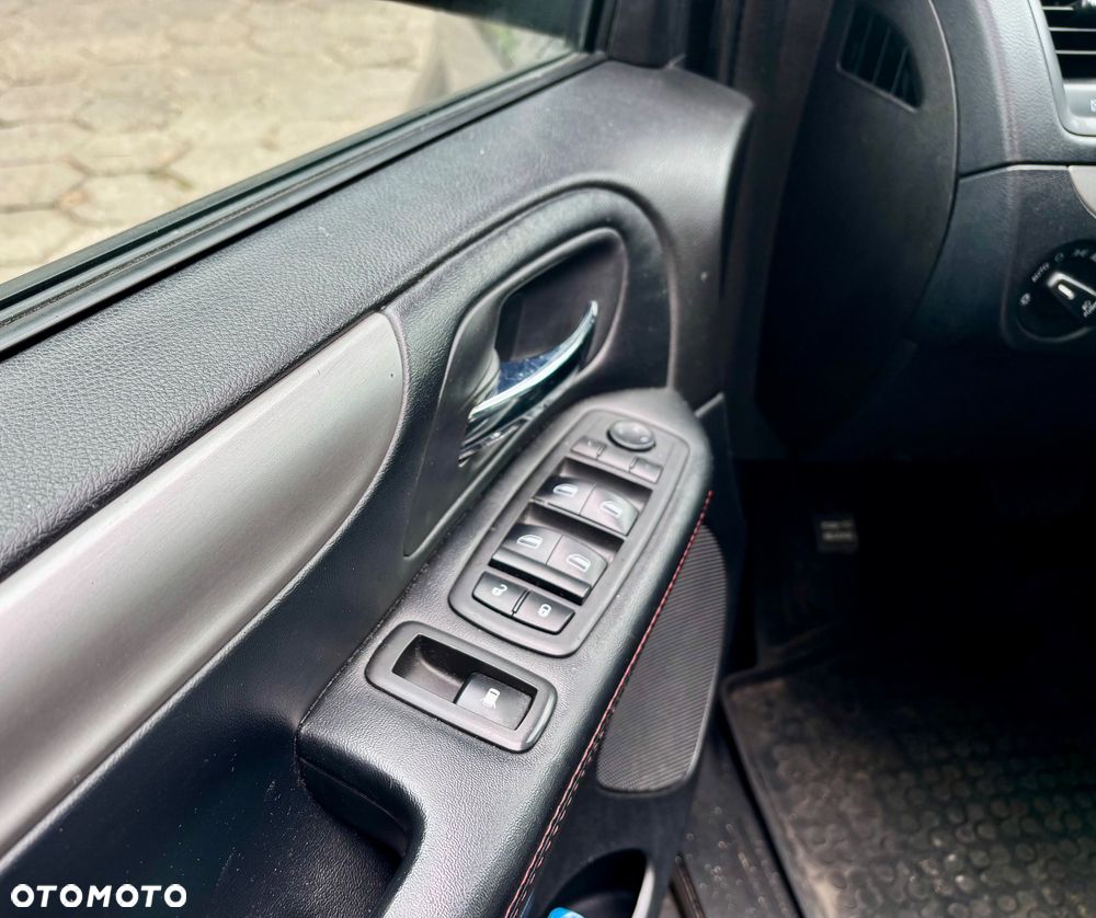 Dodge Grand Caravan - 19