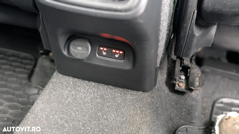 Volvo XC 40 T5 AWD Geartronic Momentum Pro - 22