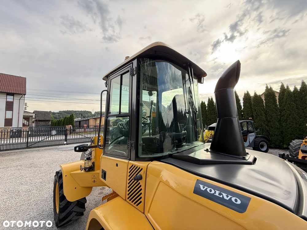 Volvo L30G / ORYGINAŁ / PIĘKNIE UTRZYMANA  / SILNA I SZYBKA / ZADBANA / SPROWADZONA Z NIEMIEC / 407 409 406 60 70 M 506 509 L30 L35 B G - 23