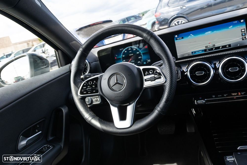 Mercedes-Benz A 180 d Style Aut. — fotografia 20