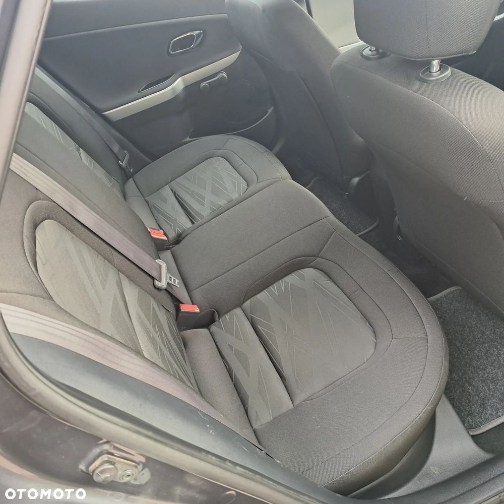 Kia Ceed 1.4 CRDi 90 Vision - 12