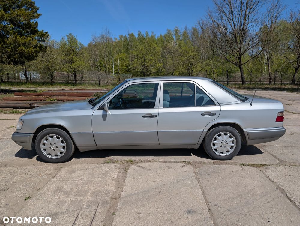 Mercedes-Benz Klasa E 250 D - 8
