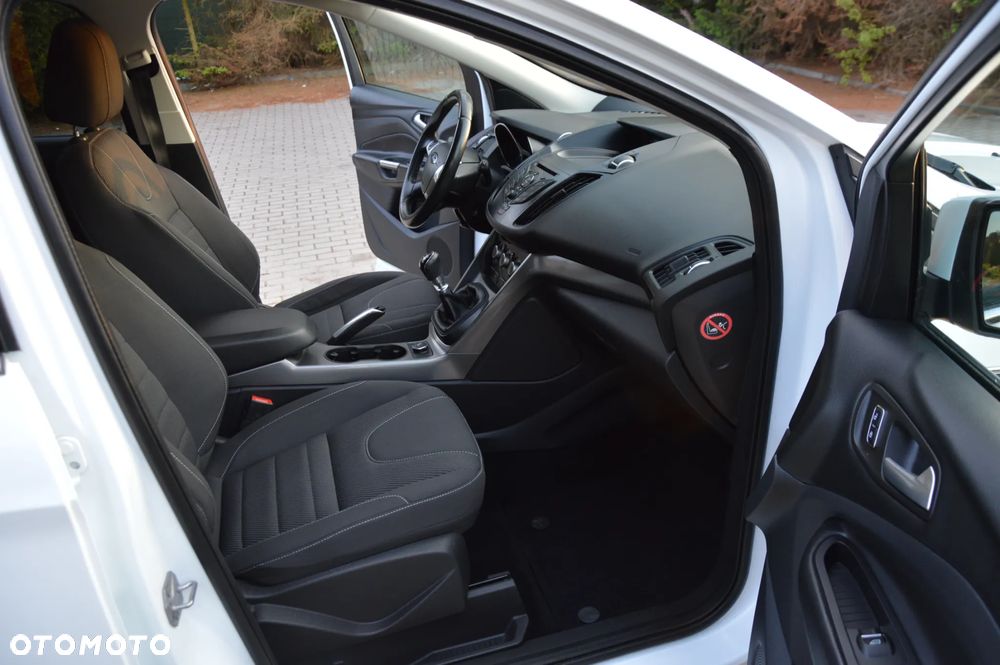 Ford Kuga 1.5 EcoBoost 2x4 SYNC - 11