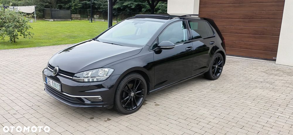 Volkswagen Golf - 1