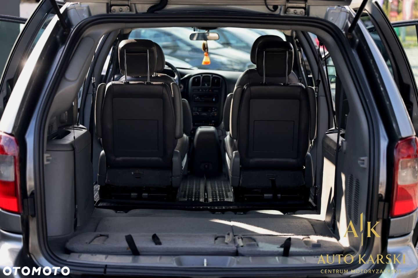 Chrysler Grand Voyager - 24