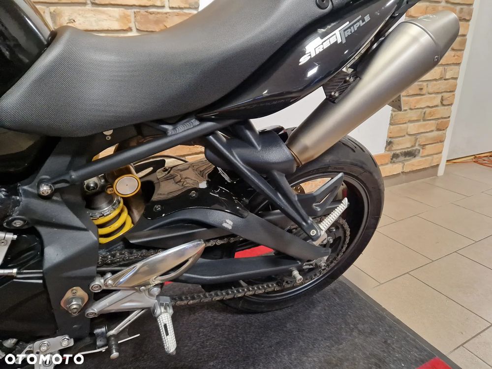 Triumph Street Triple - 15