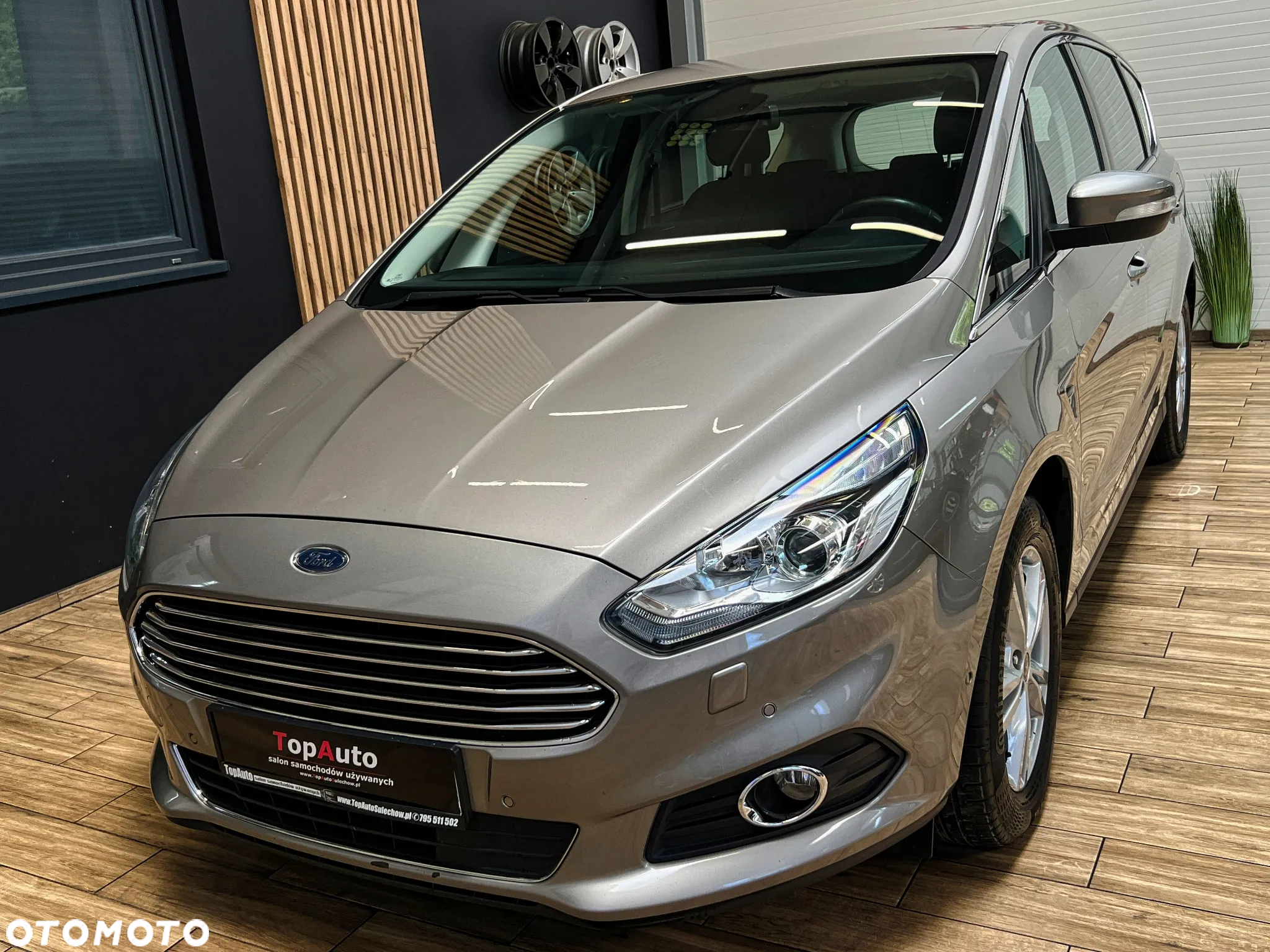 Ford S-Max - 13