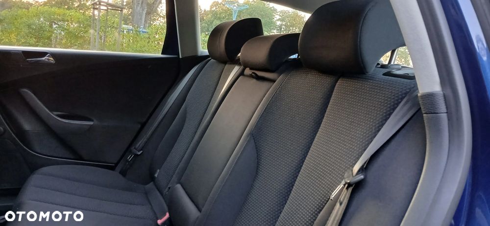Volkswagen Passat 1.9 TDI Comfortline - 16