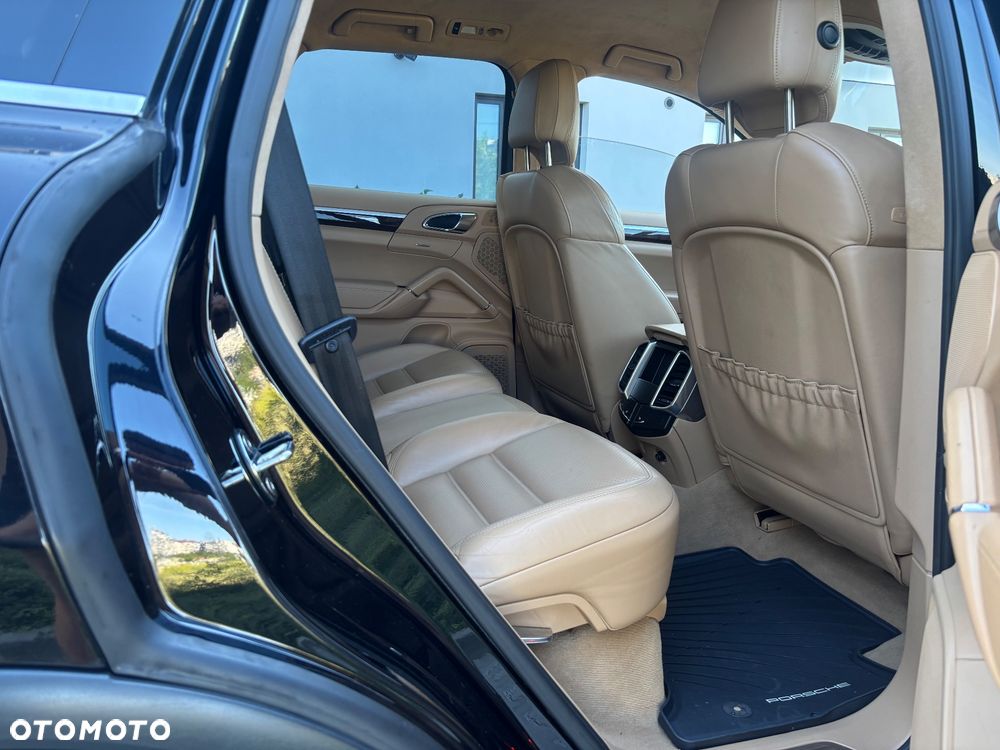 Porsche Cayenne - 15