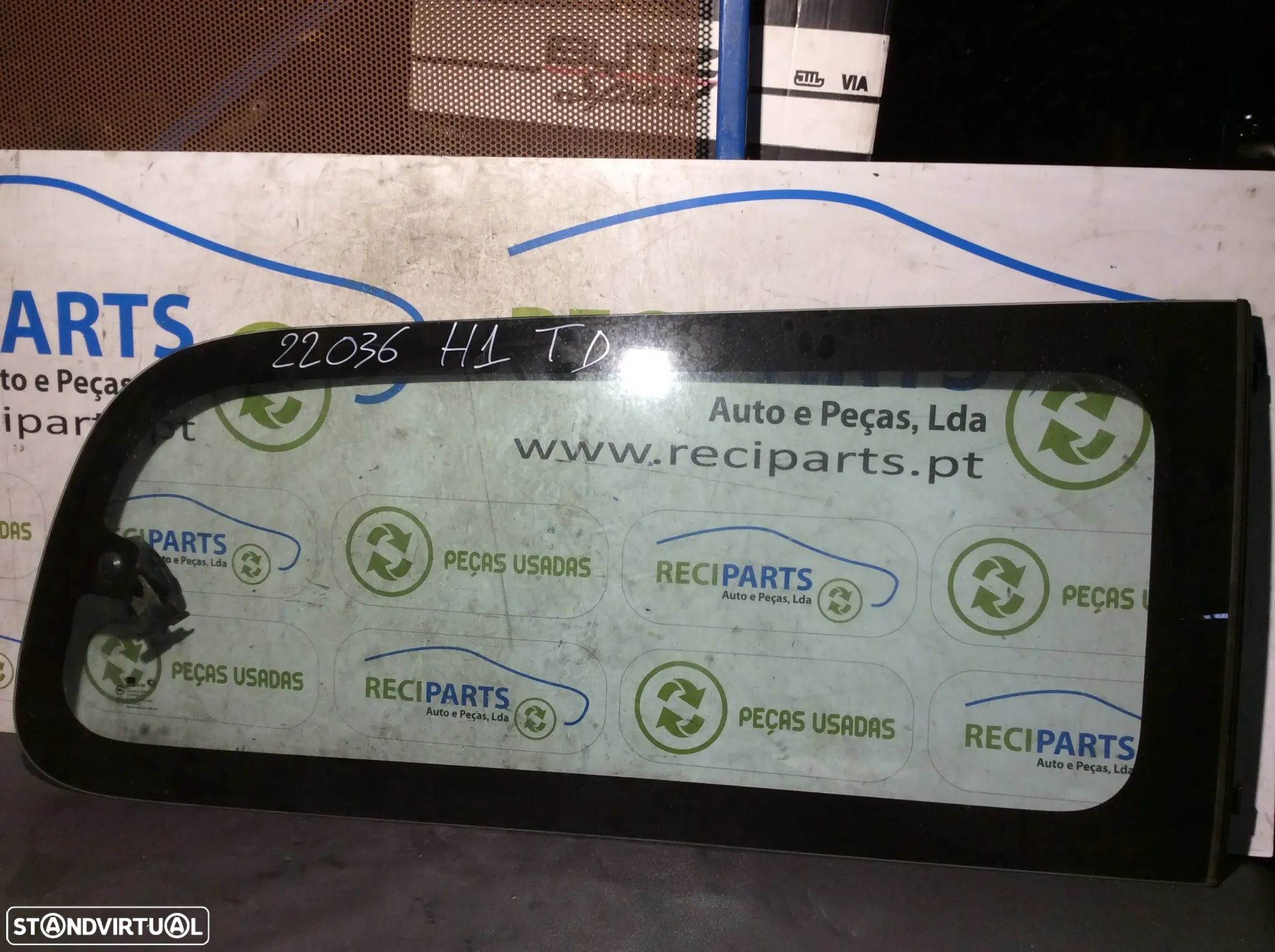 Vidro trás direito Hyundai H1 - 1