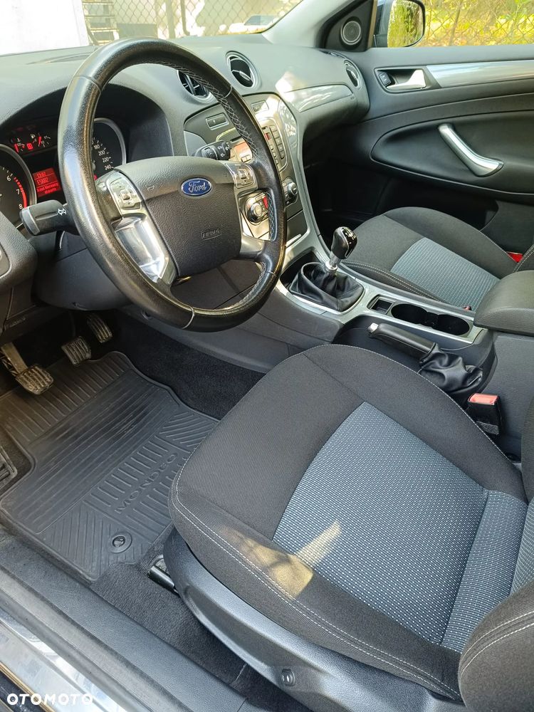 Ford Mondeo - 17