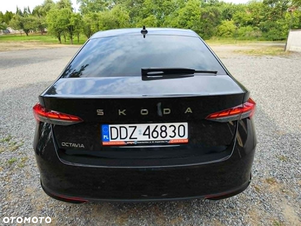 Skoda Octavia 2.0 TDI Sportline Tech DSG - 13