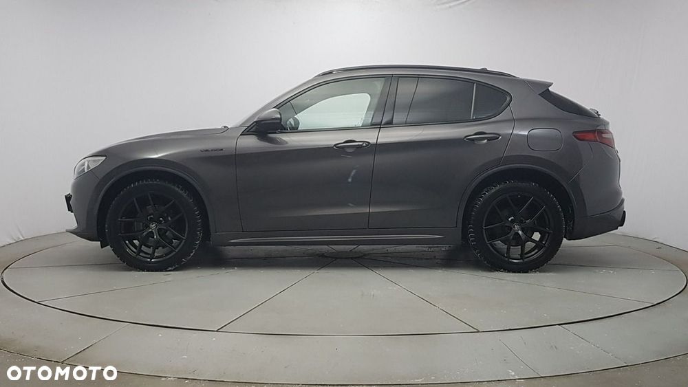 Alfa Romeo Stelvio - 4