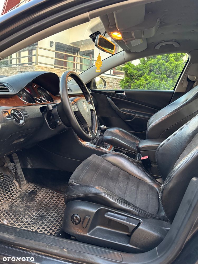 Volkswagen Passat 2.0 TDI Comfortline - 13