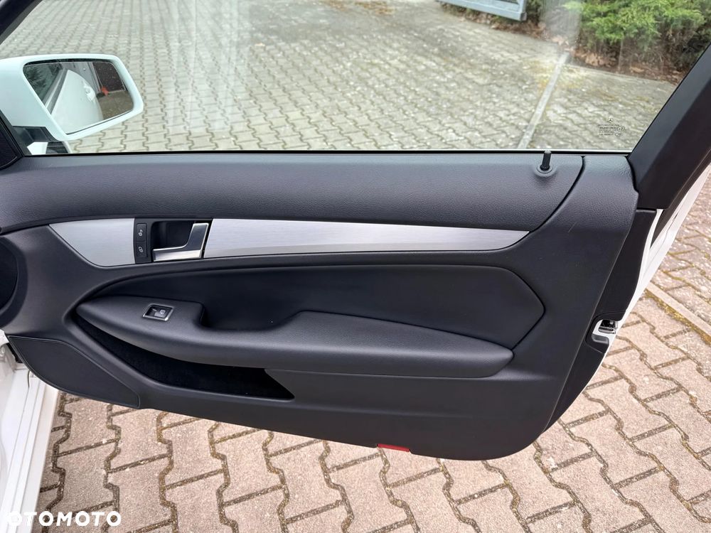 Mercedes-Benz Klasa C 200 (BlueEFFICIENCY) - 18