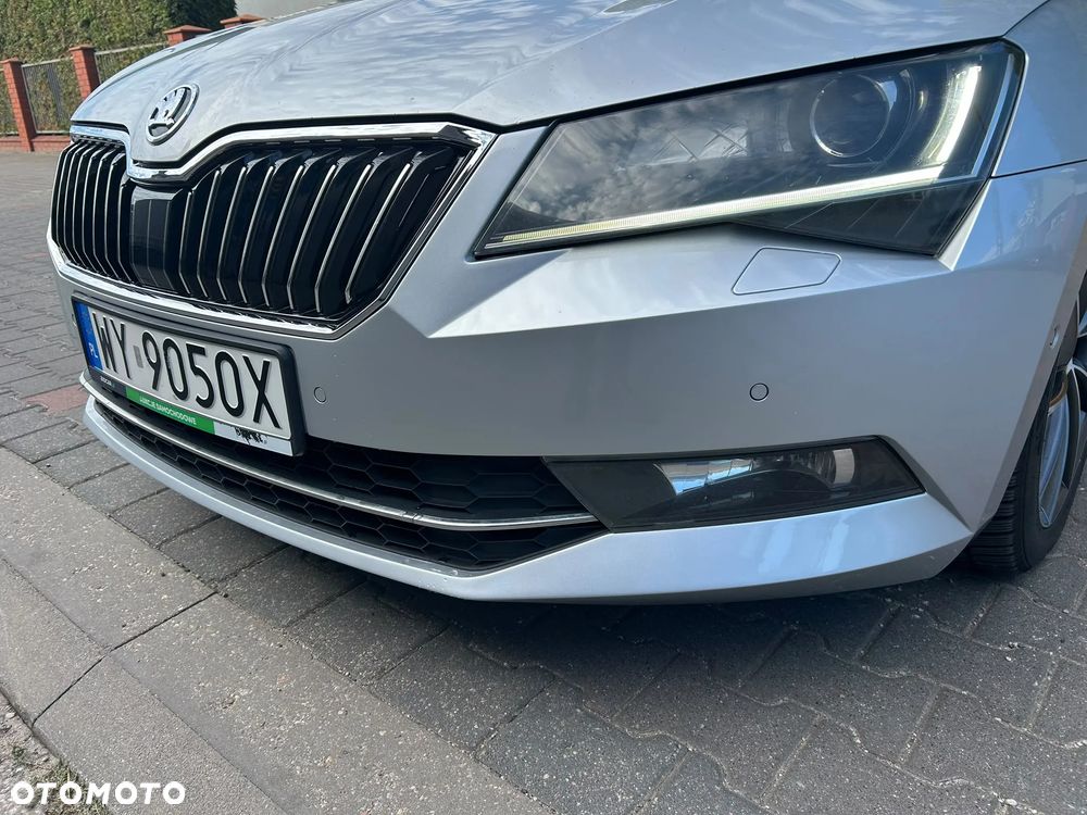 Skoda Superb 2.0 TDI L&K DSG - 8