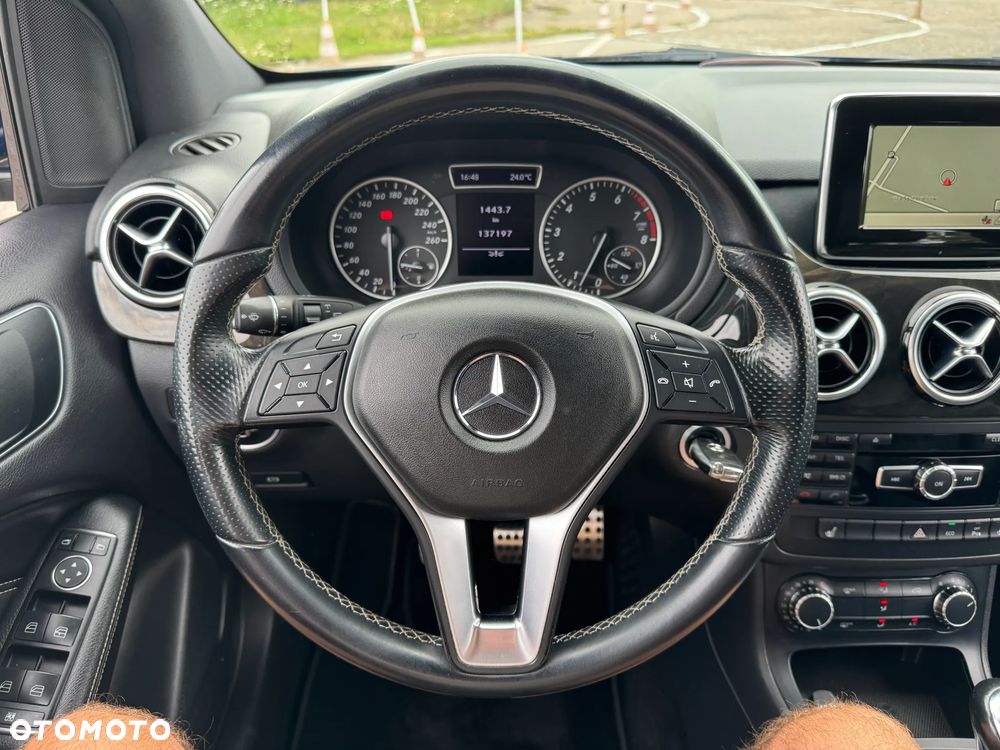 Mercedes-Benz Klasa B 200 Edition - 13