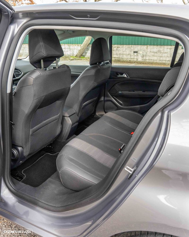 Peugeot 308 PureTech 130 EAT8 Active Pack - 11