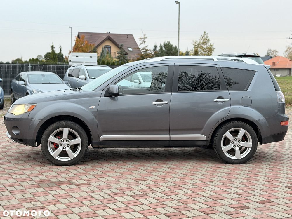 Mitsubishi Outlander - 3