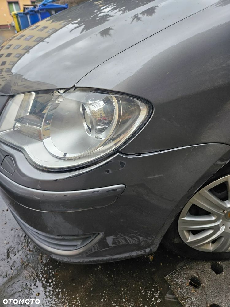 Volkswagen Touran 1.9 TDI Conceptline - 8