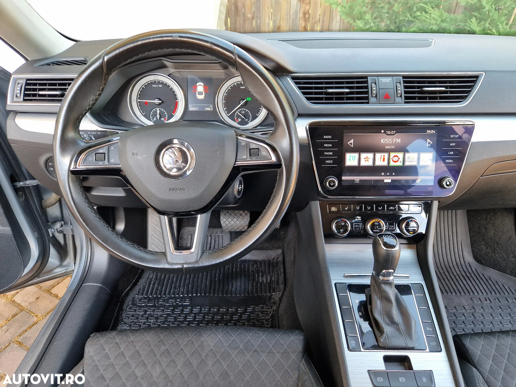 Skoda Superb 2.0 TDI DSG Ambition - 9