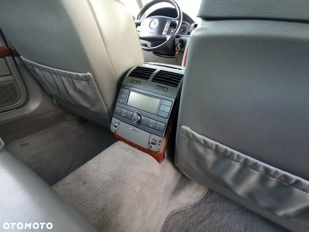 Volkswagen Phaeton - 10