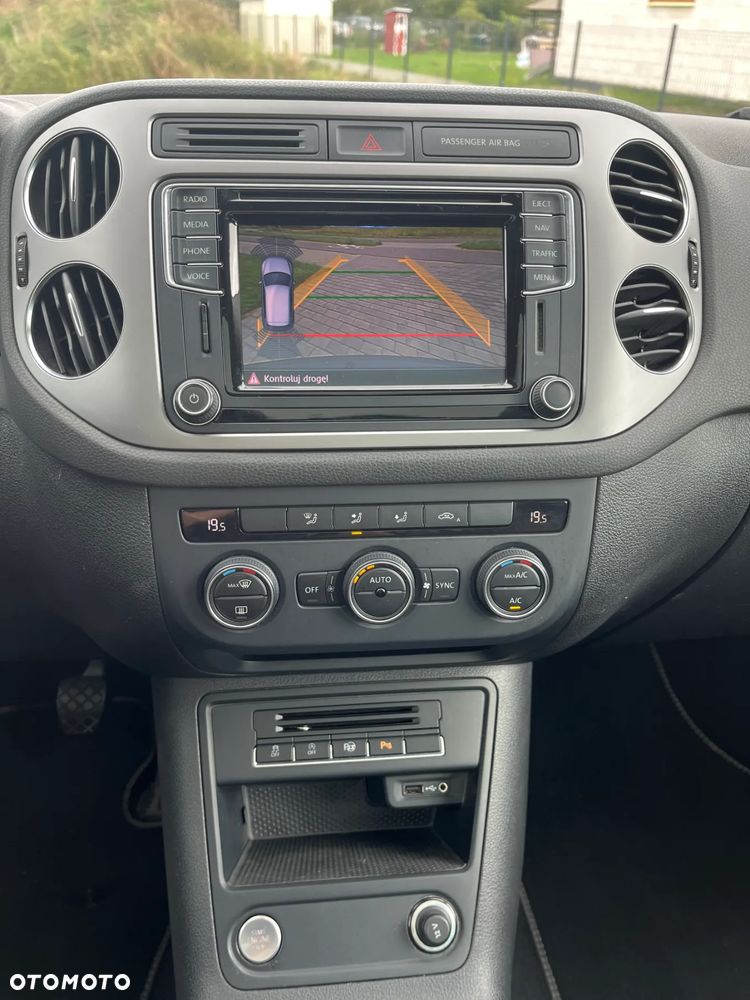 Volkswagen Tiguan 2.0 TDI SCR BlueMotion Technology Lounge Sport & Style - 12