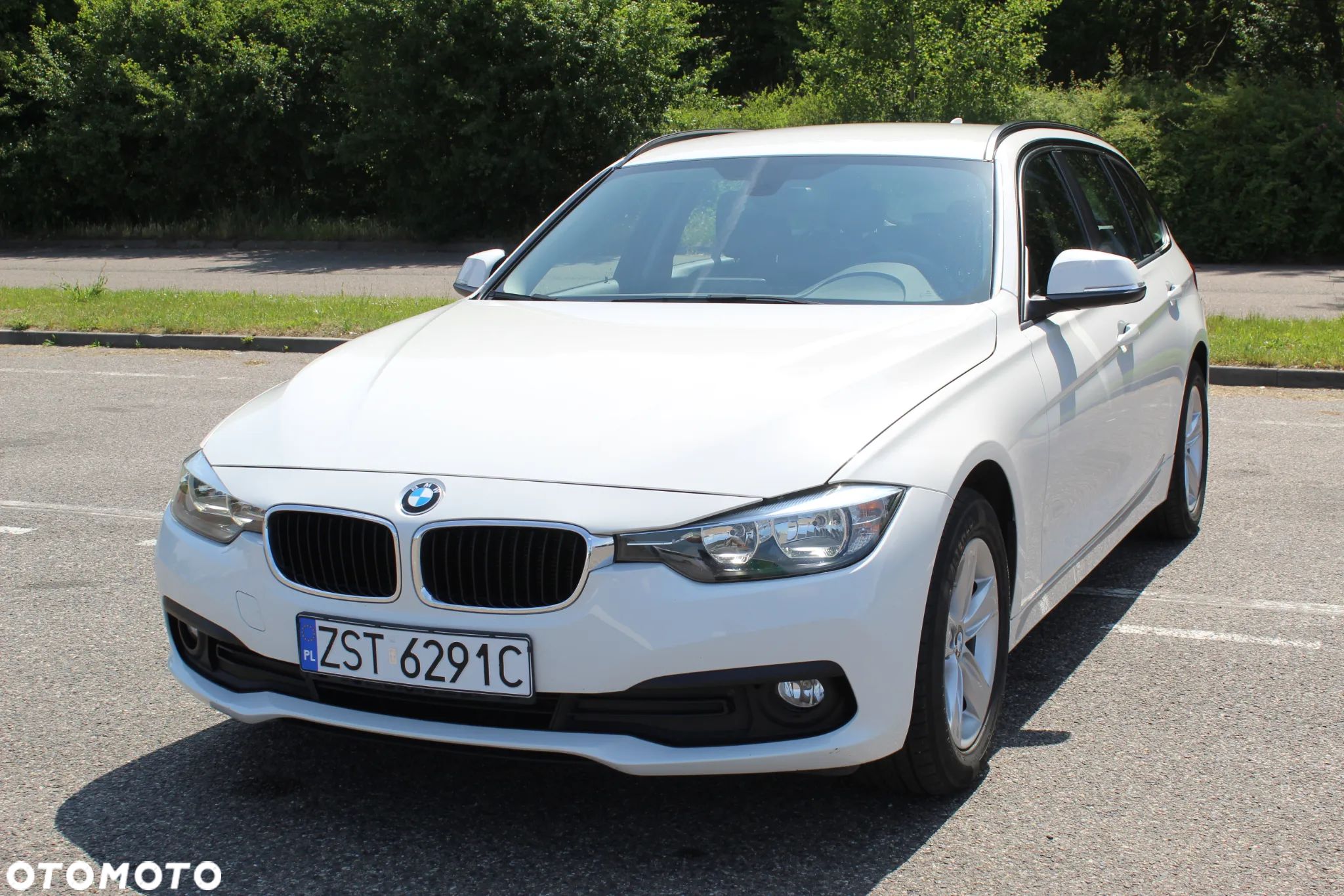 BMW Seria 3 318i - 1