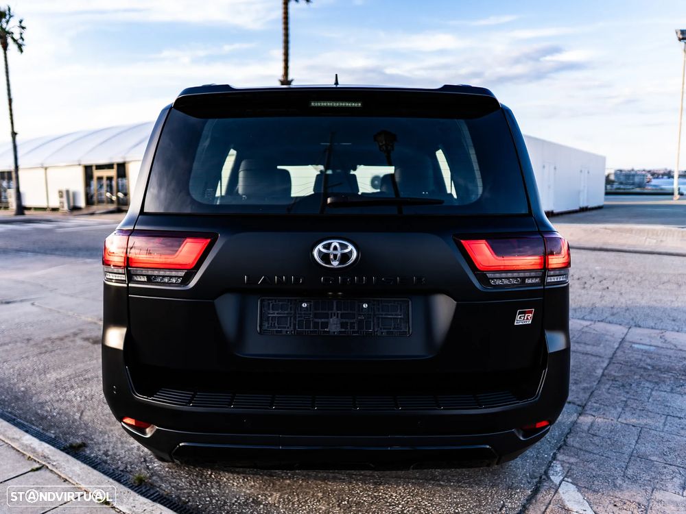 Toyota Land Cruiser - 21