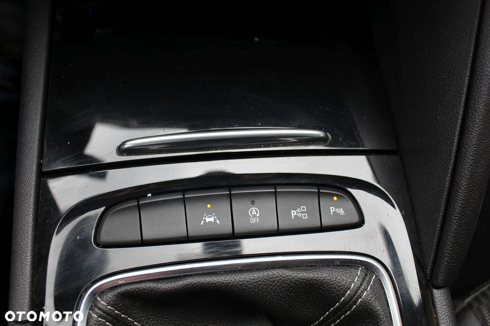 Opel Insignia 2.0 CDTI Exclusive S&S - 20