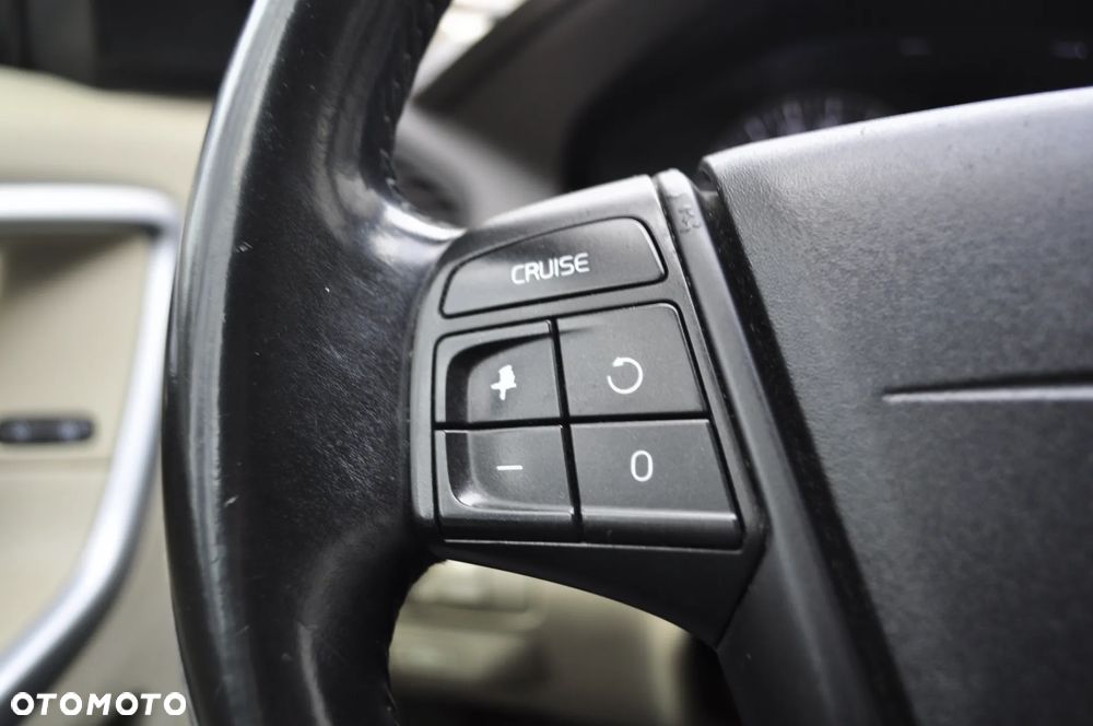 Volvo XC 60 2.4D AWD - 12