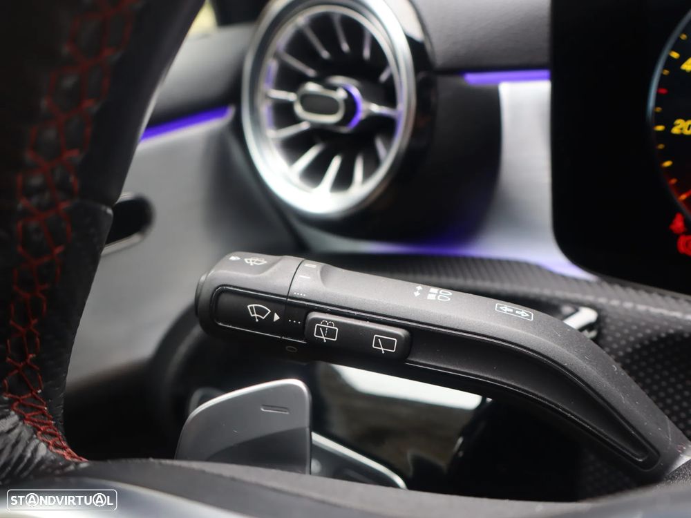 Mercedes-Benz A 250 e AMG Line - 16