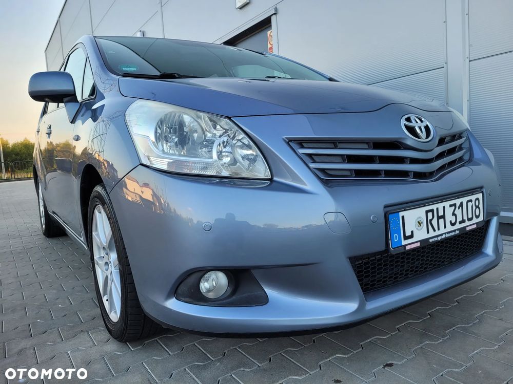 Toyota Verso 1.8 Executive - 12