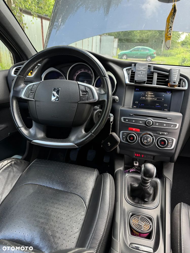 Citroën DS4 e-HDi 115 SoChic - 10