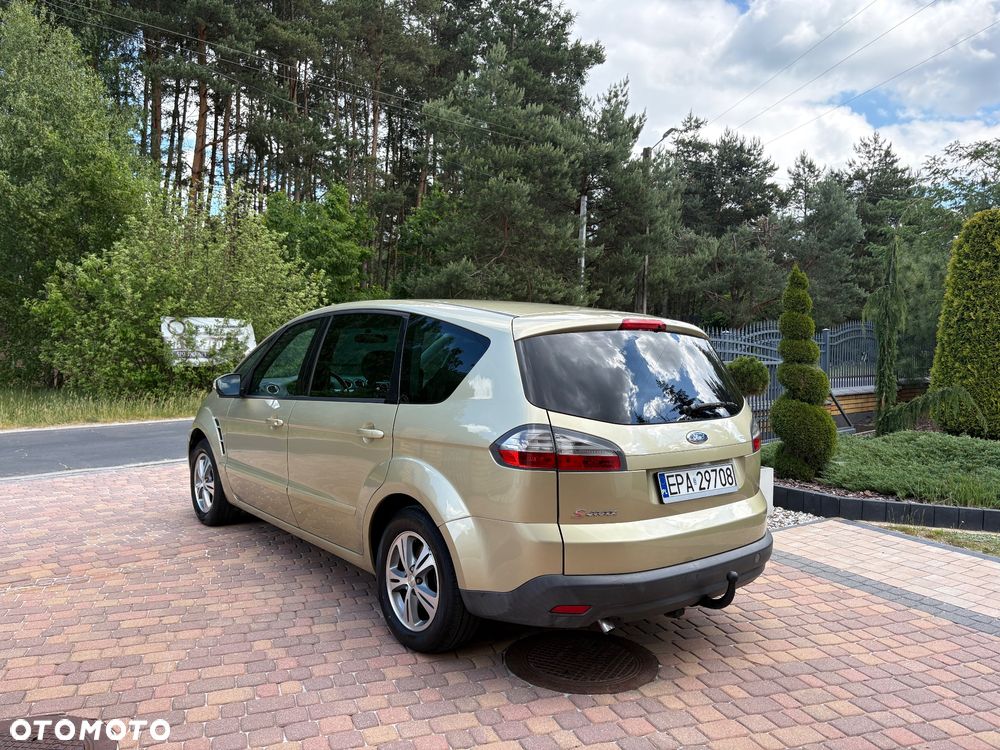 Ford S-Max - 13