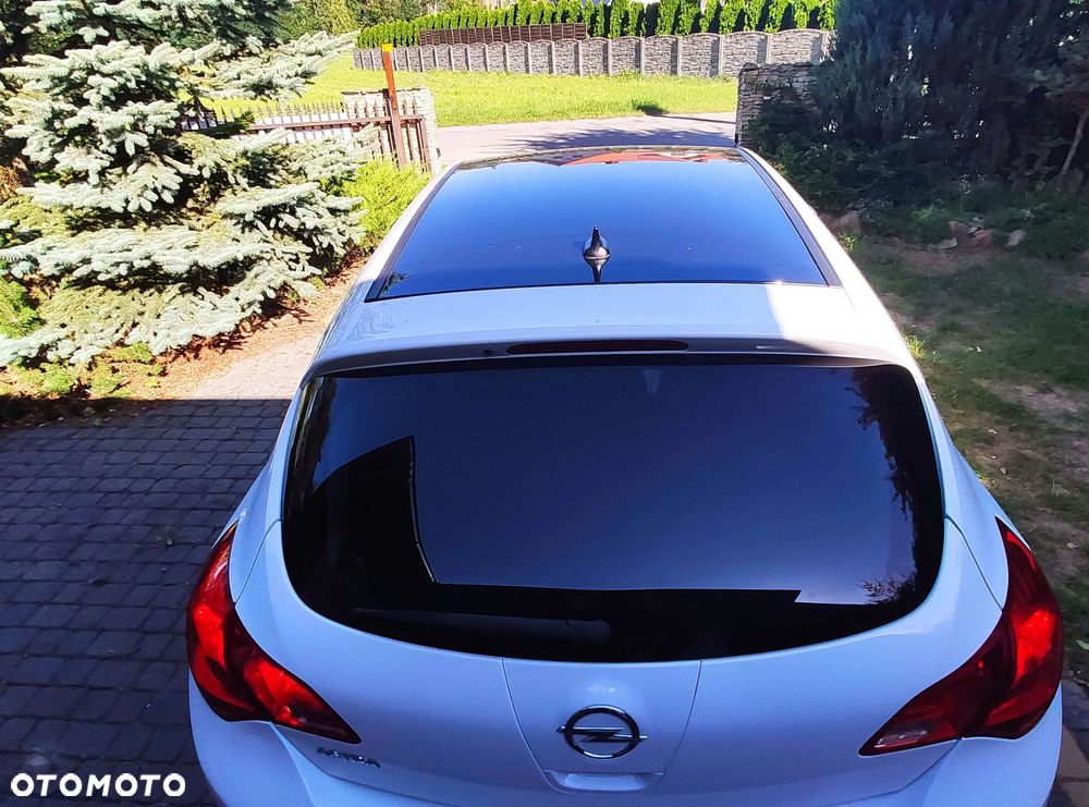 Opel Astra 2.0 CDTI DPF Color Edition - 11