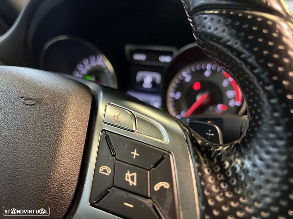 Mercedes-Benz GLA 200 d AMG Line Aut. - 28