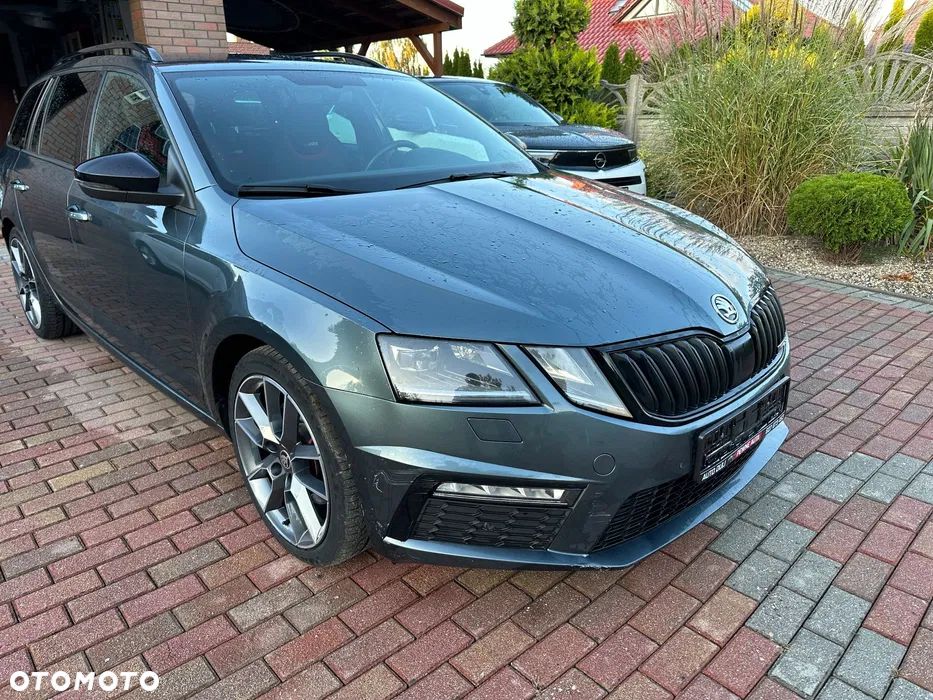 Skoda Octavia 2.0 TDI DSG RS - 33