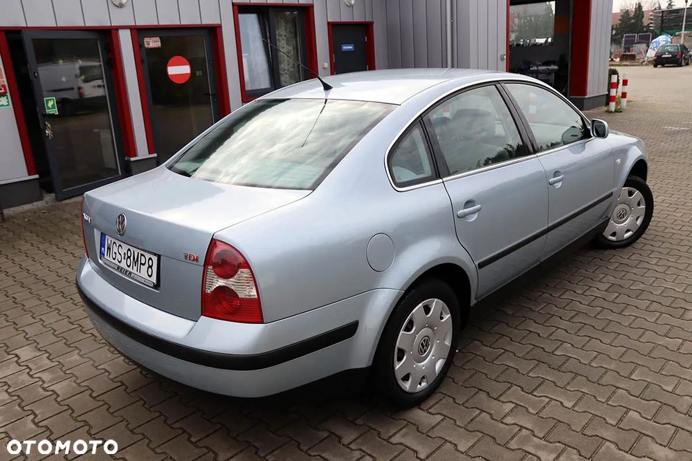 Volkswagen Passat 1.9 TDI Comfortline - 9