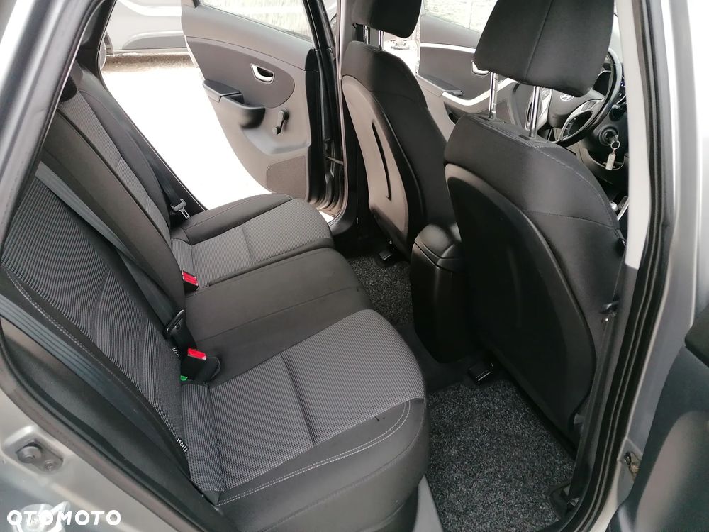 Hyundai i30 1.4 Comfort - 25